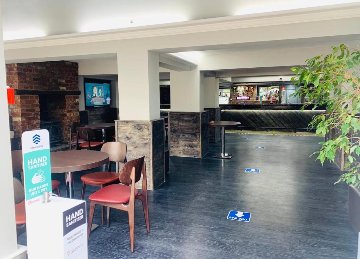 Fairways Lodge & Leisure Club Prestwich Exteriör bild