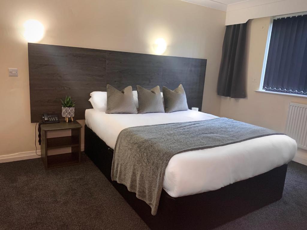 Fairways Lodge & Leisure Club Prestwich Exteriör bild