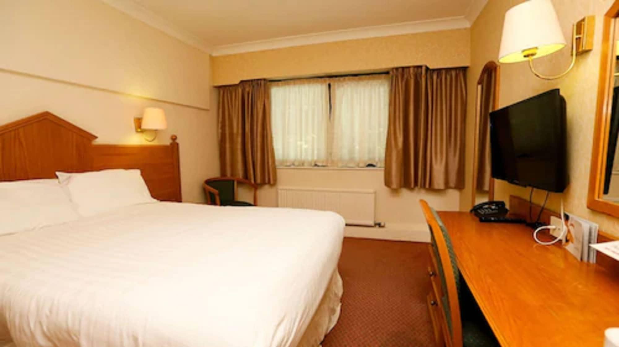 Fairways Lodge & Leisure Club Prestwich Exteriör bild