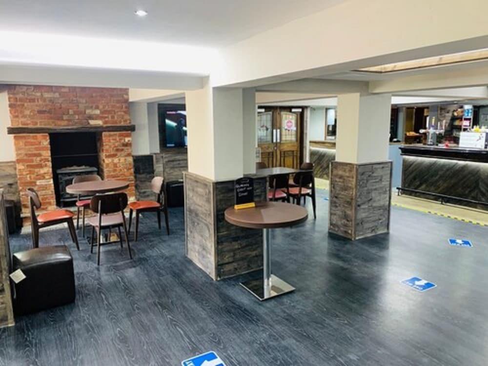 Fairways Lodge & Leisure Club Prestwich Exteriör bild