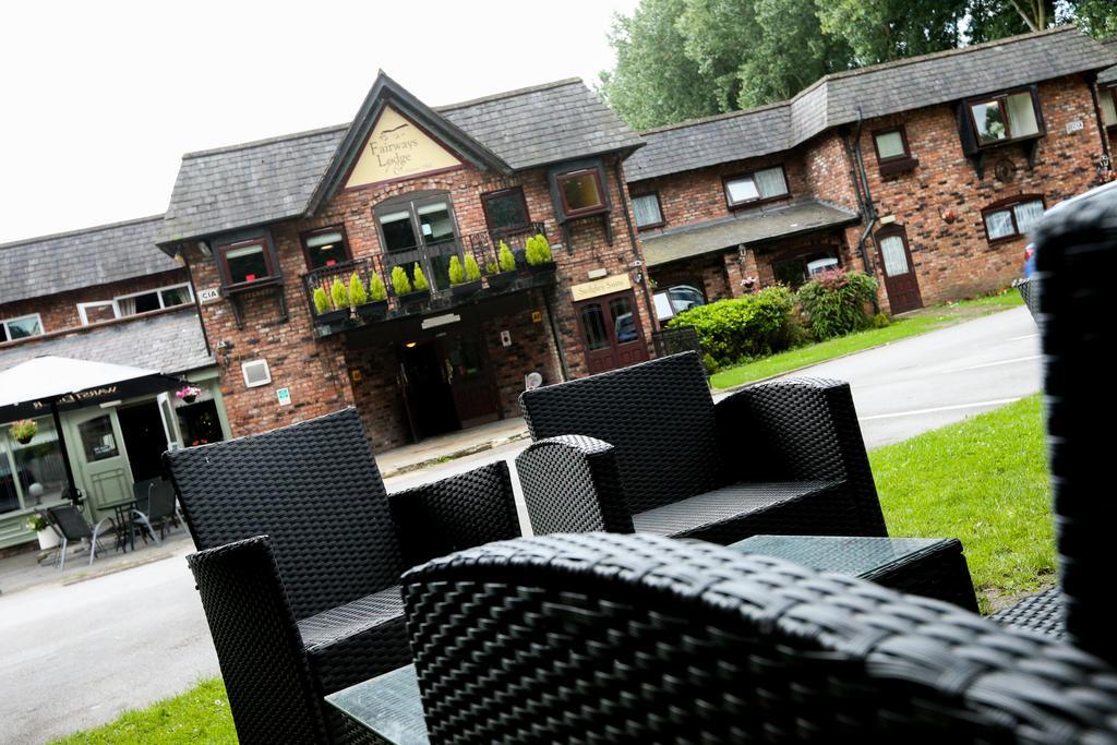 Fairways Lodge & Leisure Club Prestwich Exteriör bild