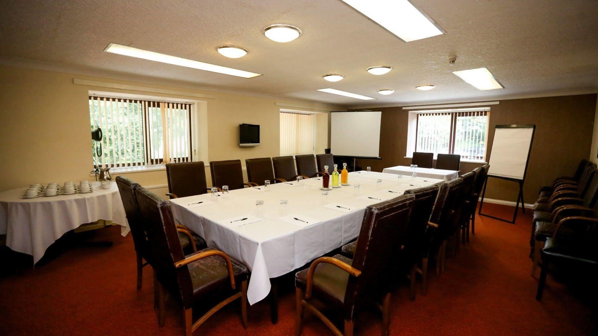 Fairways Lodge & Leisure Club Prestwich Exteriör bild
